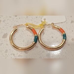 🍀✨️18K Real Gold Hoop Earrings with Green and Coral Enamel Accents ✨️🍀